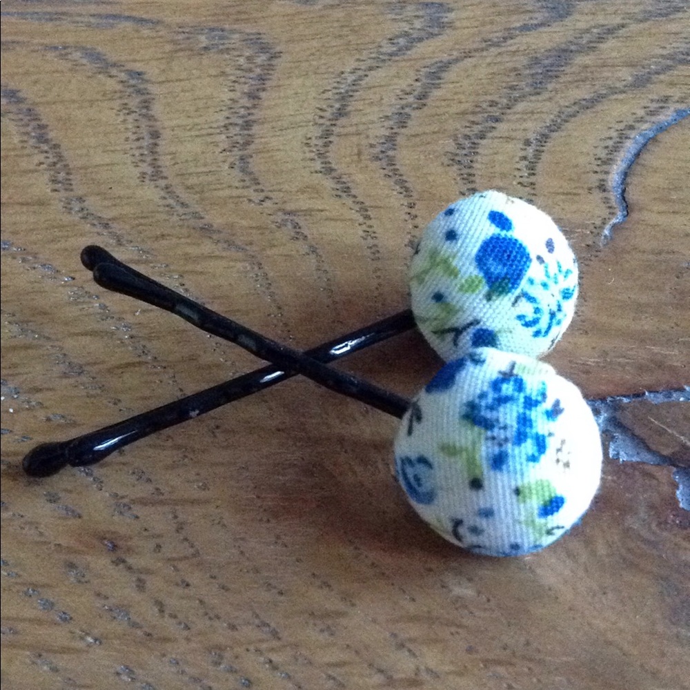 Floral hair pins